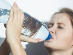 Cara Diet Water Fasting yang Aman Bagi Kesehatan Untuk Pemula